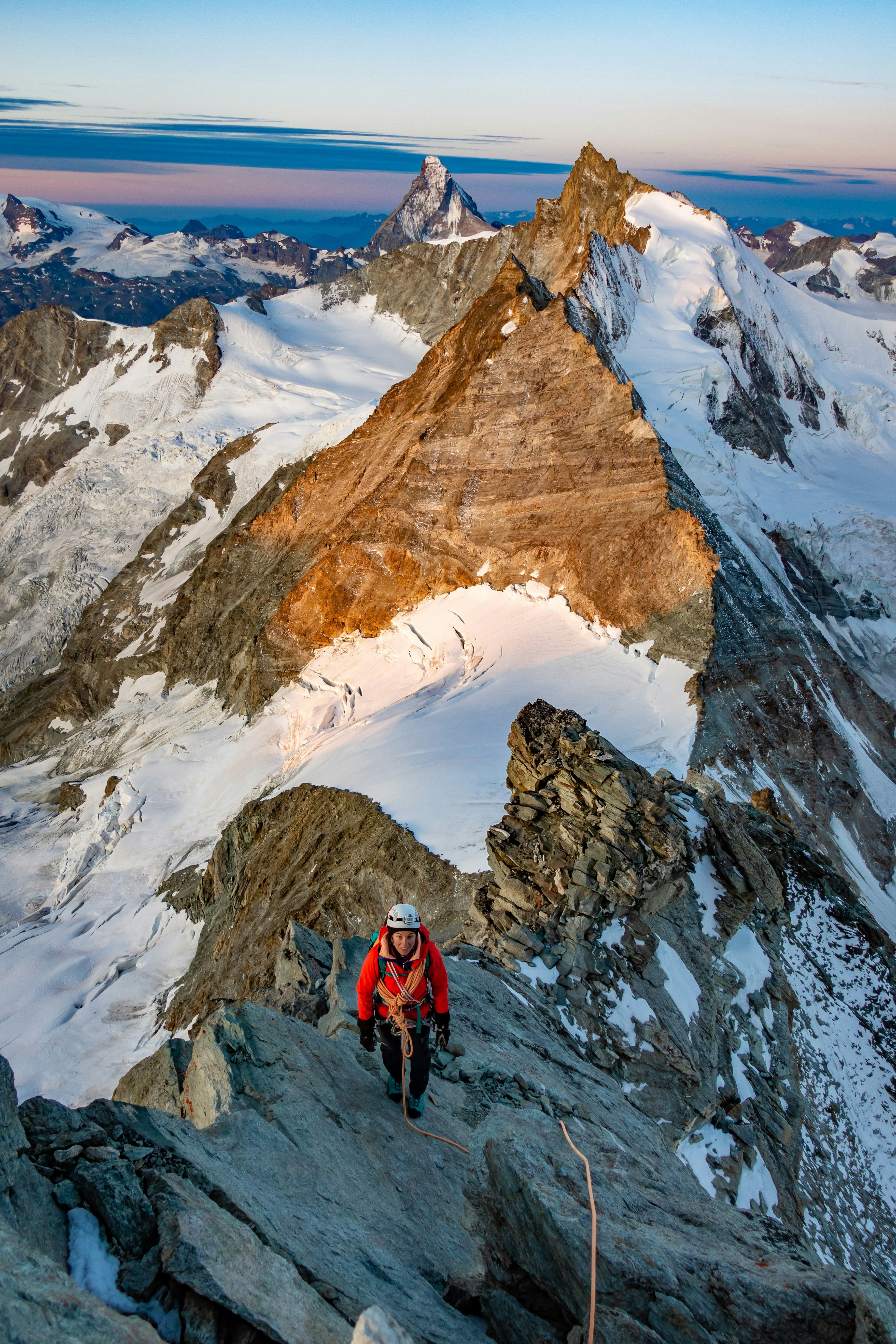 ¿Cómo vestirse para la montaña? Todo sobre el sistema de capas