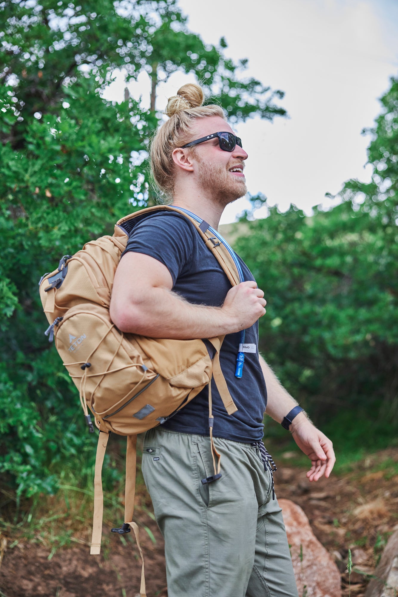 Mochila de Ataque Oasis 22L con Bolsa de Agua de 3L TETON