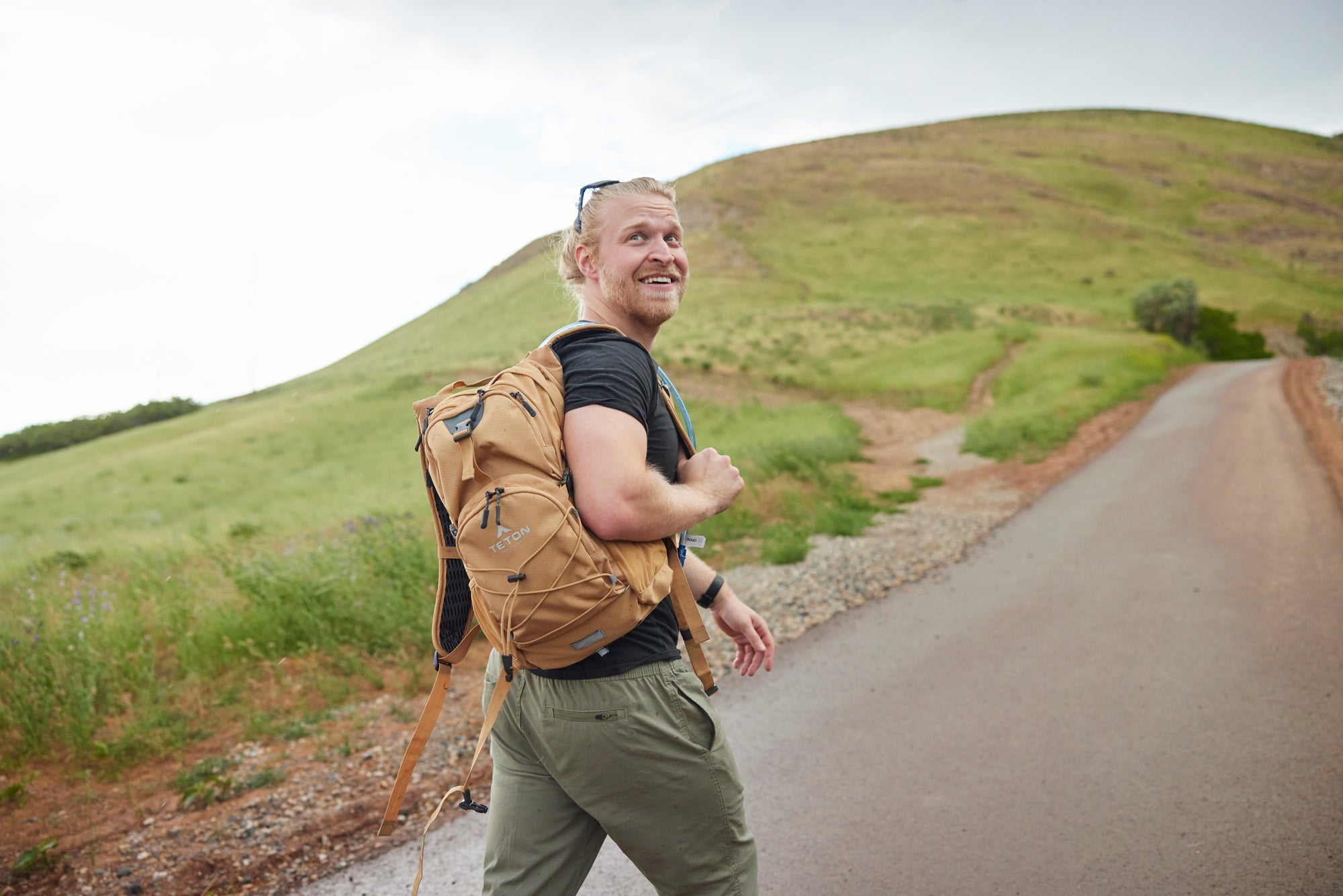 Mochila de Ataque Oasis 22L con Bolsa de Agua de 3L TETON