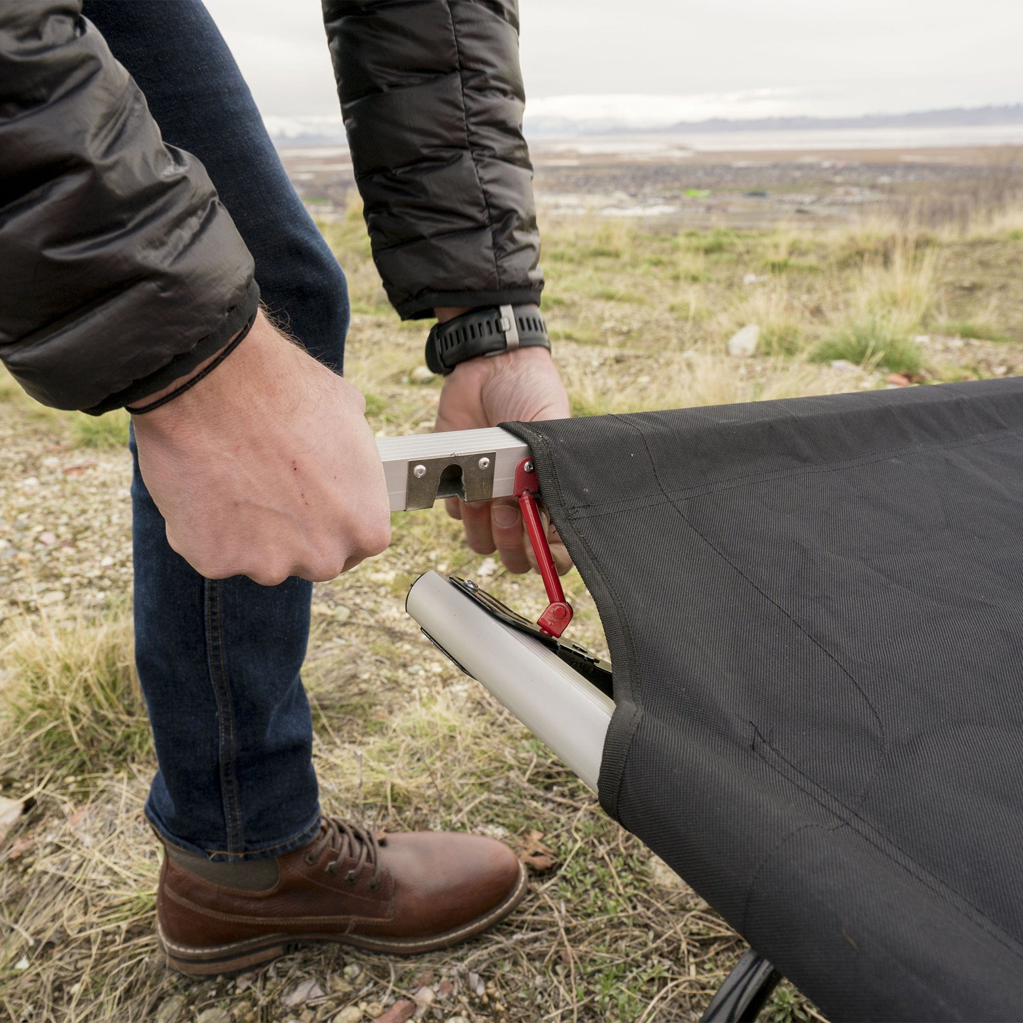 Cama de Campamento Outfitter XXL con Brazo Pivotante Teton Sports