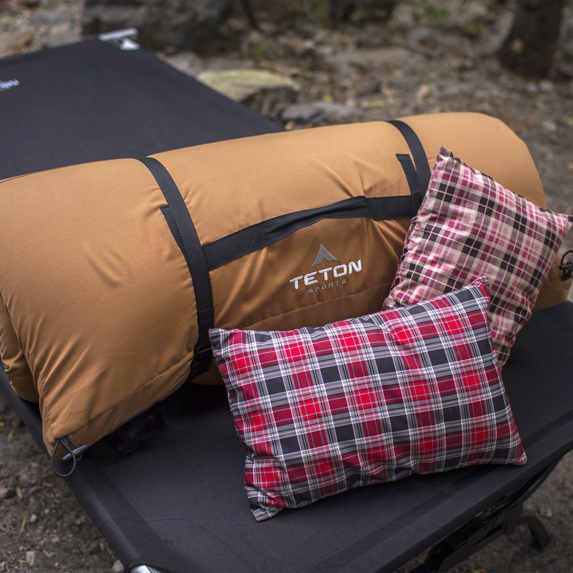Cama de Campamento Outfitter XXL con Brazo Pivotante Teton Sports