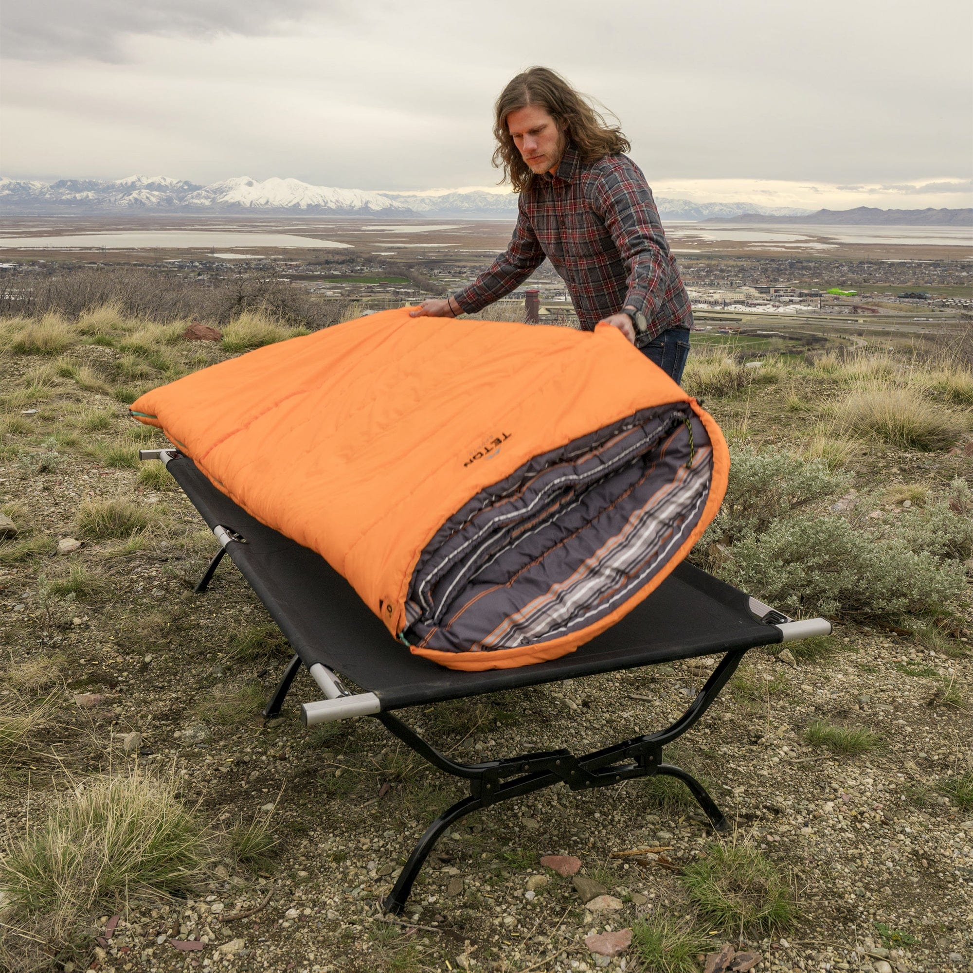 Cama de Campamento Outfitter XXL con Brazo Pivotante Teton Sports