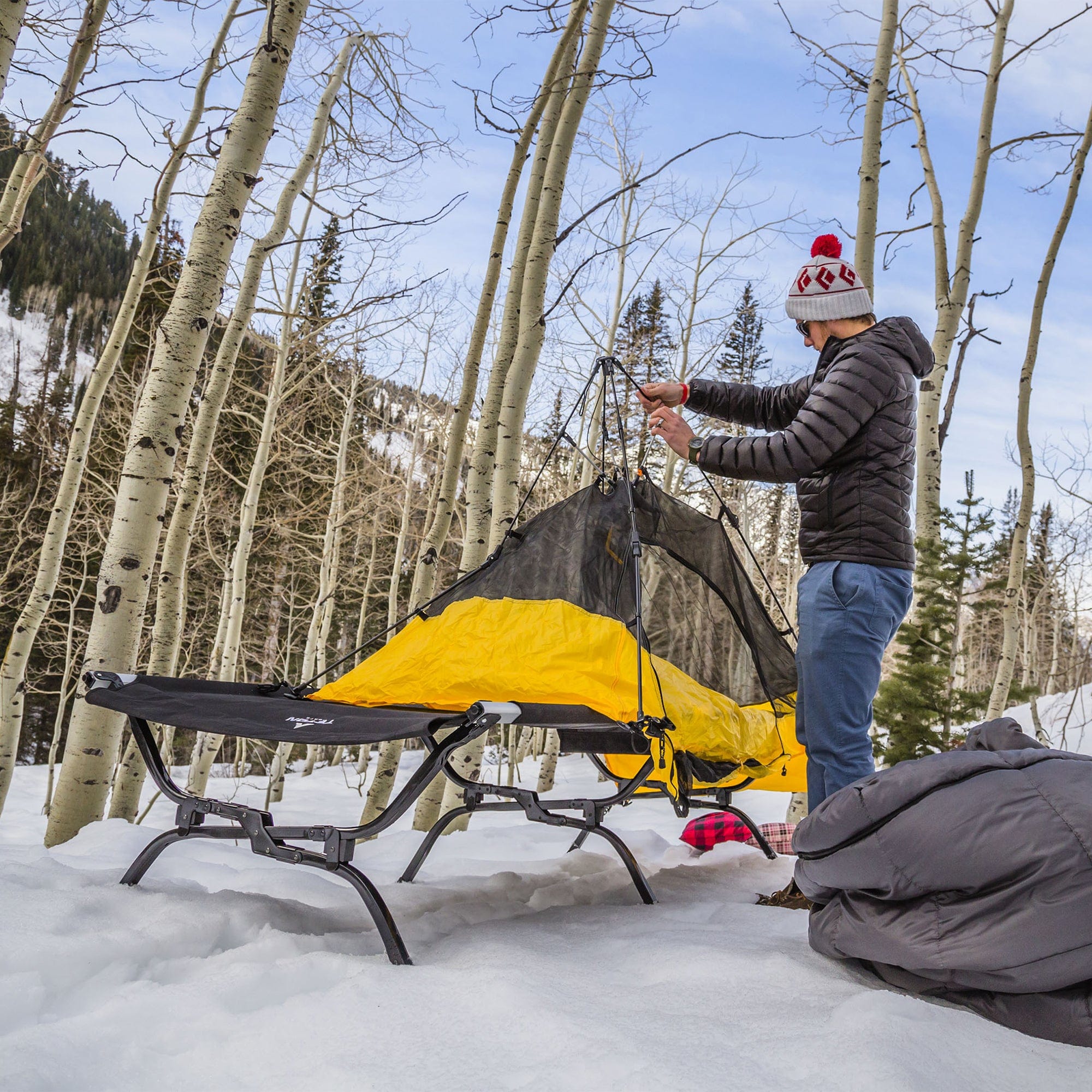 Cama de Campamento Outfitter XXL con Brazo Pivotante Teton Sports
