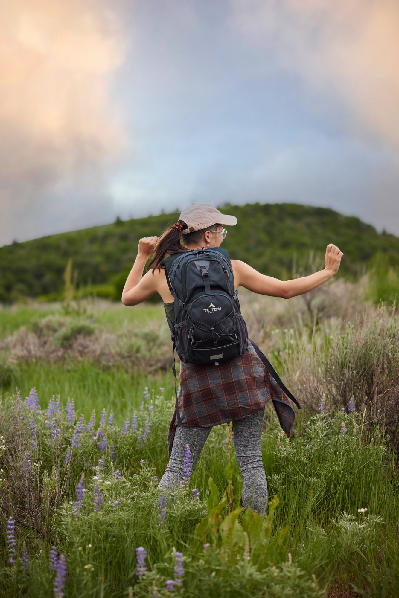 Mochila de Ataque Oasis 22L con Bolsa de Agua de 3L TETON